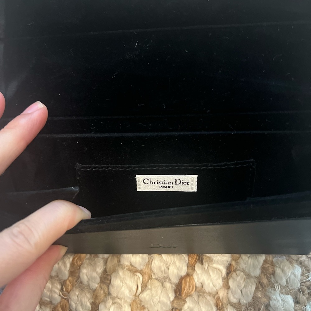 Dior foldable sunglasses case - Picture 3 of 4